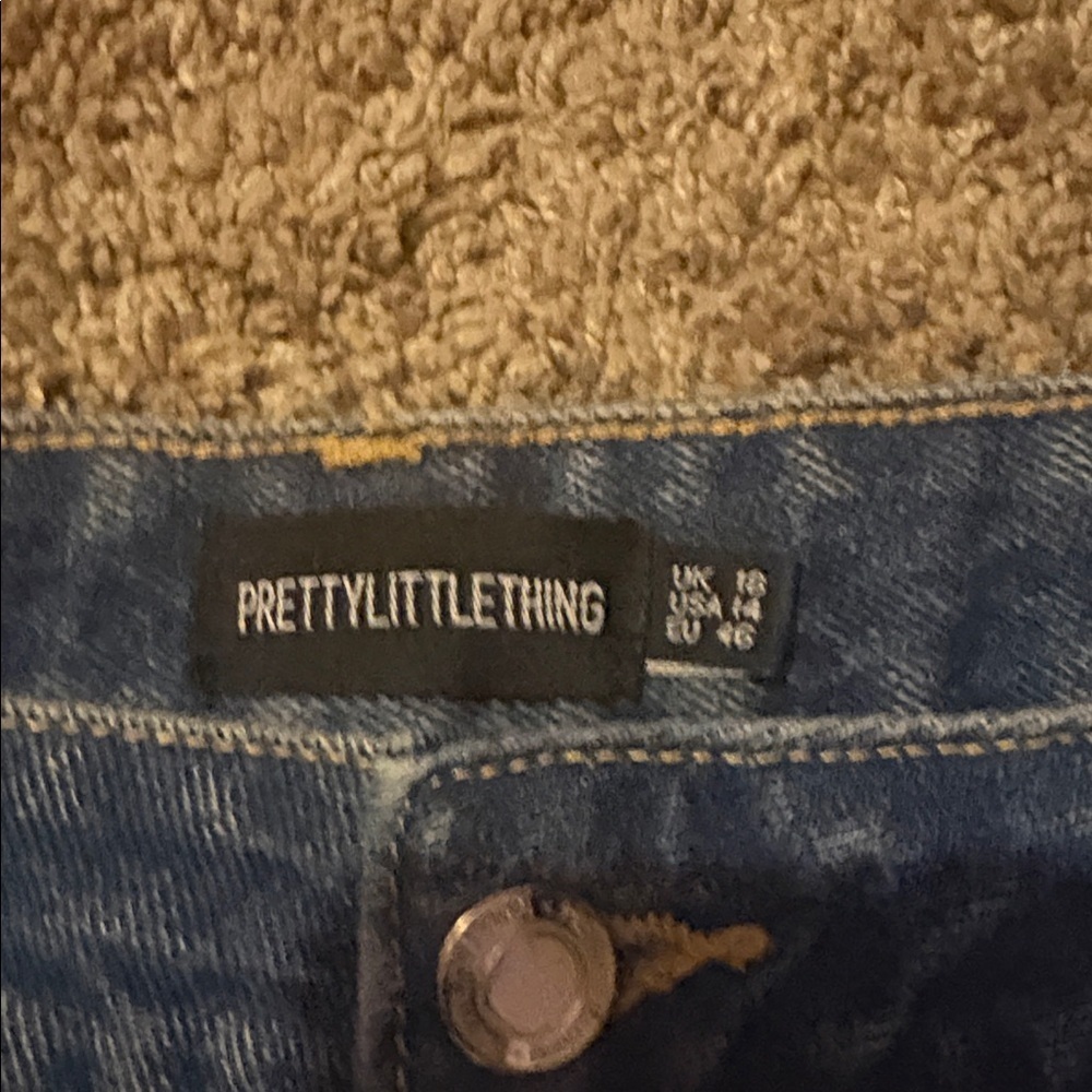 PrettyLittleThing Dark Blue Denim Jeans - Picture 2 of 4